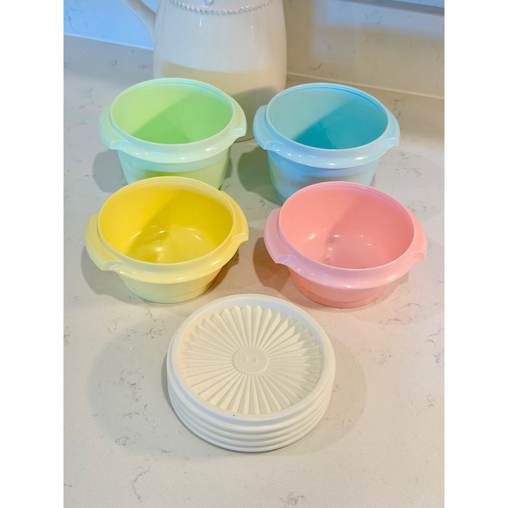 Tupperware Pastel Bell Tumbler Bowls with Sunburst Lids Set of 4 Retro